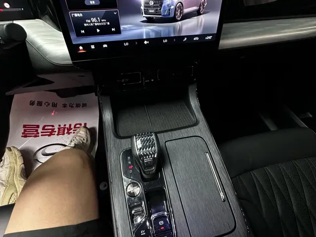 GAC Trumpchi GS8 — Фото автомобиля 21