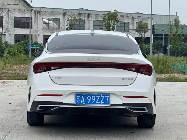 Kia K5 — Фото автомобиля 10