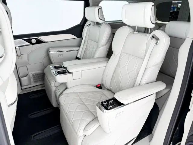 Volvo EM90 — Фото автомобиля 9