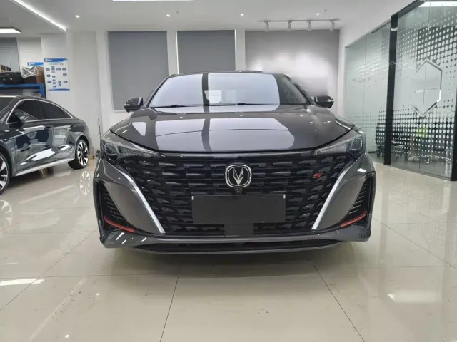 Changan Eado — Фото автомобиля 7