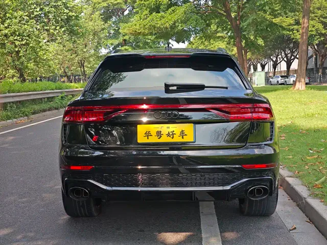 Audi RS Q8 — Фото автомобиля 3