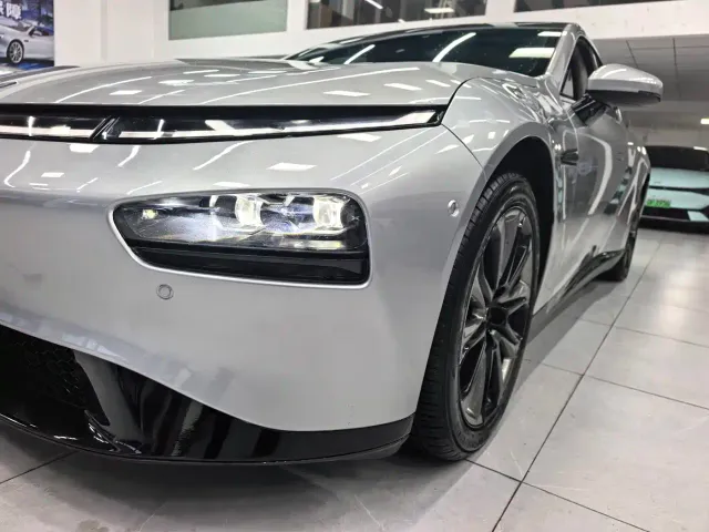 Xpeng P7 — Фото автомобиля 4