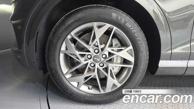Genesis GV70 — Фото автомобиля 5