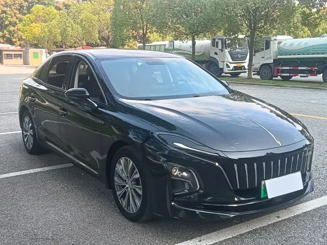 Hongqi E-QM5 — Фото автомобиля 3