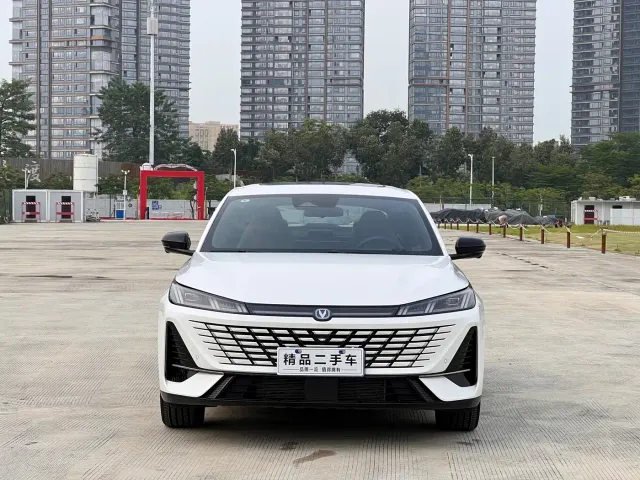 Changan Eado — Фото автомобиля 2
