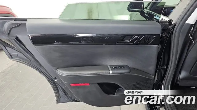 Hyundai Grandeur Grandeur (GN7) 3.5 Бензин 2WD — Фото автомобиля 21
