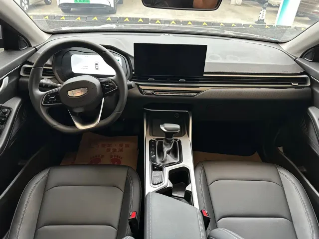 Geely Emgrand — Фото автомобиля 6