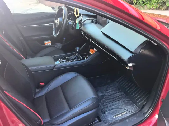 Mazda Axela — Фото автомобиля 8