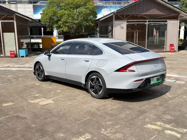 Wuling Starlight — Фото автомобиля 6
