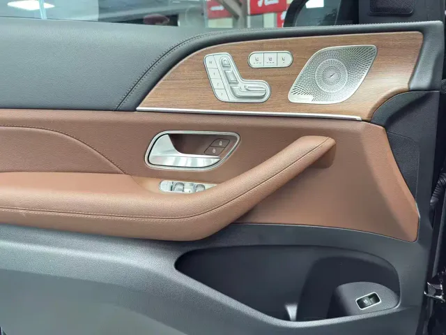 Mercedes-Benz GLS-Class — Фото автомобиля 12