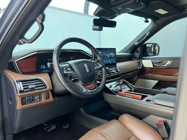 Lincoln Navigator — Фото автомобиля 7