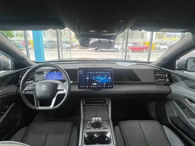 BYD Qin L — Фото автомобиля 12