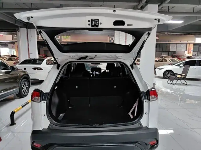 Toyota Frontlander — Фото автомобиля 18
