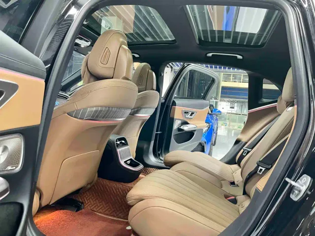 Mercedes-Benz E-Class — Фото автомобиля 7