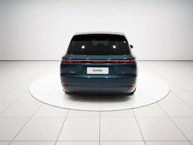 Li Auto L9 — Фото автомобиля 5