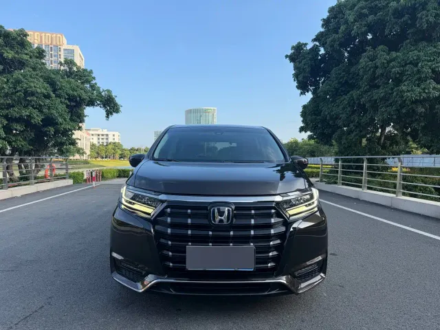 Honda Elysion — Фото автомобиля 2
