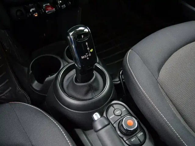 MINI Hatch — Фото автомобиля 8