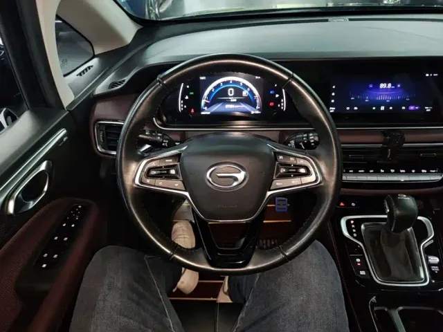 GAC Trumpchi M6 — Фото автомобиля 10