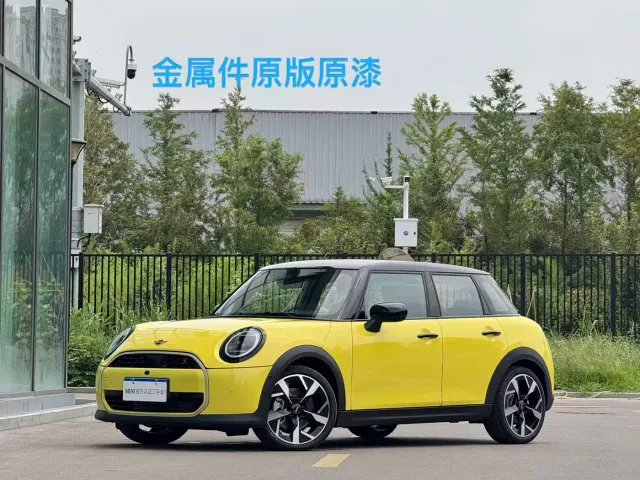 Фотография автомобиля — MINI Hatch
