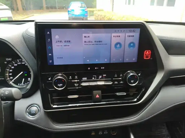 Toyota Highlander — Фото автомобиля 12