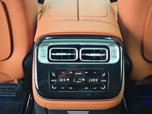 Mercedes-Benz S-Class — Фото автомобиля 8