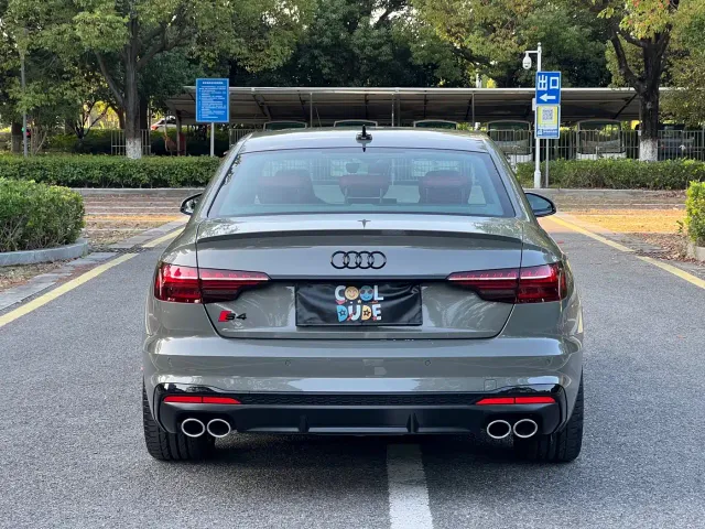 Audi S4 — Фото автомобиля 15