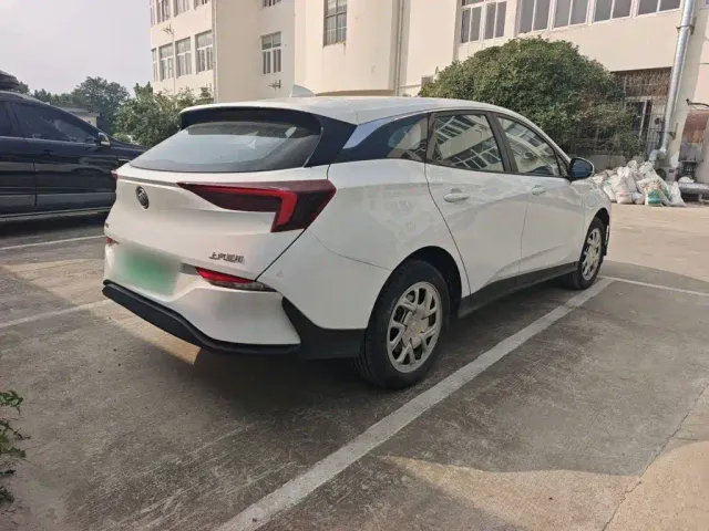 Buick Velite 6 — Фото автомобиля 12