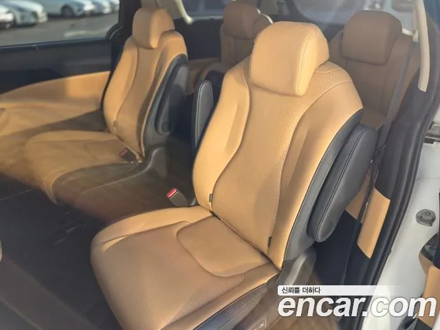 Kia Carnival 4th Gen — Фото автомобиля 16
