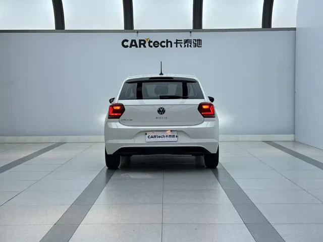Volkswagen Polo — Фото автомобиля 3