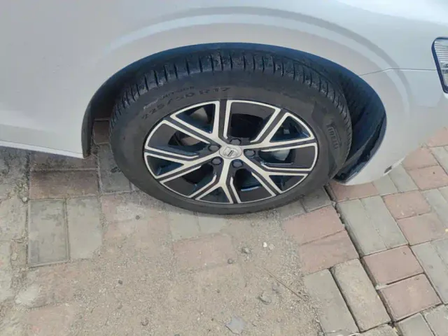 Volvo S60 — Фото автомобиля 6