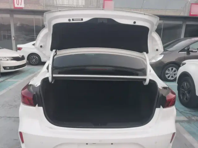 Changan Eado — Фото автомобиля 18