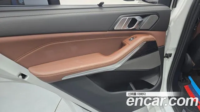 BMW X5 xDrive 40i M Sport — Фото автомобиля 24
