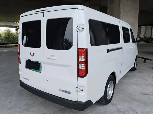 Wuling Yangguang — Фото автомобиля 6