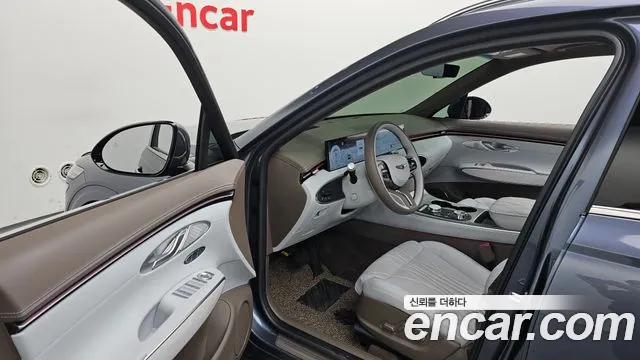 Genesis GV70 2.5T Бензин AWD — Фото автомобиля 8