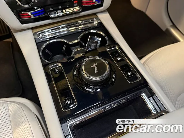 Rolls-Royce Spectre — Фото автомобиля 15
