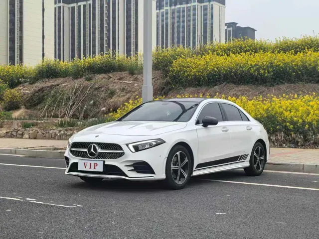 Фотография автомобиля — Mercedes-Benz A-Class