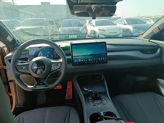 BYD Seal 06 GT — Фото автомобиля 9