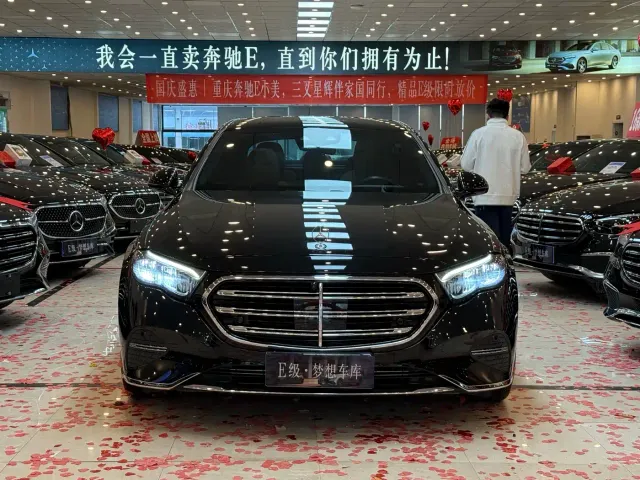 Фотография автомобиля — Mercedes-Benz E-Class