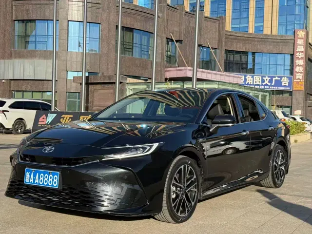 Toyota Camry — Фото автомобиля 3