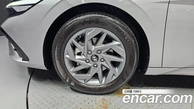 Hyundai AVANTE Новый Avante (CN7) — Фото автомобиля 5