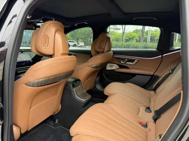 Mercedes-Benz E-Class — Фото автомобиля 8