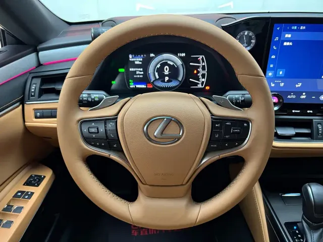 Lexus ES — Фото автомобиля 14