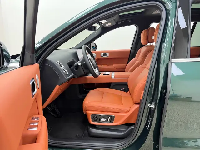 Li Auto L9 — Фото автомобиля 10