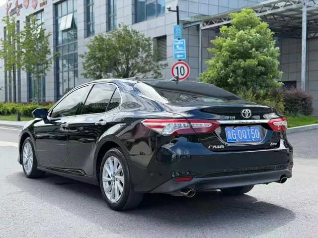 Toyota Camry — Фото автомобиля 14
