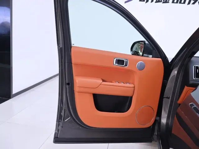 Li Auto L9 — Фото автомобиля 18