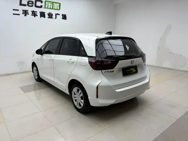 Honda Fit — Фото автомобиля 11