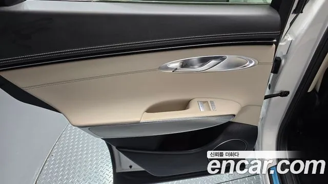 Genesis GV70 — Фото автомобиля 14