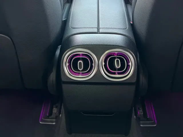 Mercedes-Benz C-Class — Фото автомобиля 8