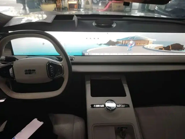 Geely Galaxy E8 — Фото автомобиля 9