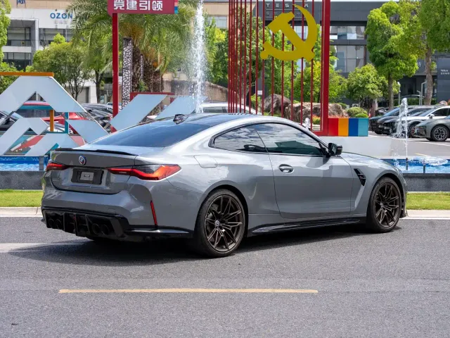 BMW M4 — Фото автомобиля 4